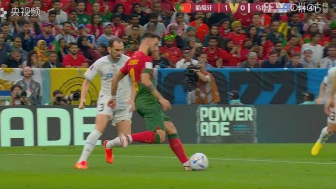 制胜一击！埃泽近三个英超赛季已攻入26球，同期与B费持平