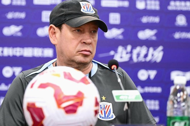 斯卢茨基直言：迎战津门虎挑战严峻，申花需全力以赴