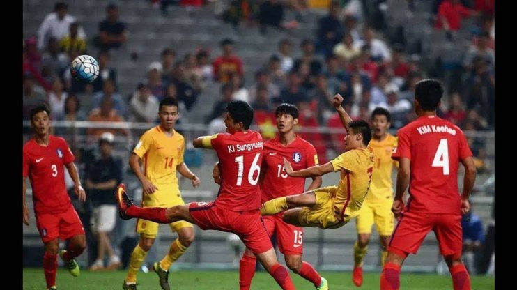 国足5战巴勒斯坦仅丢2球，今场惨败丢5球